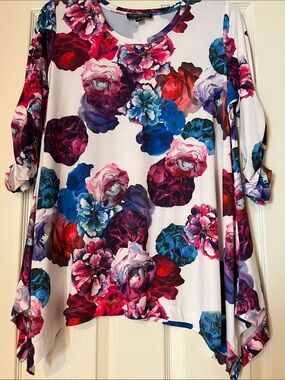 Context Floral Scoop-Neck Tunic in White with Blue, Pink, Purple and Red Blooms